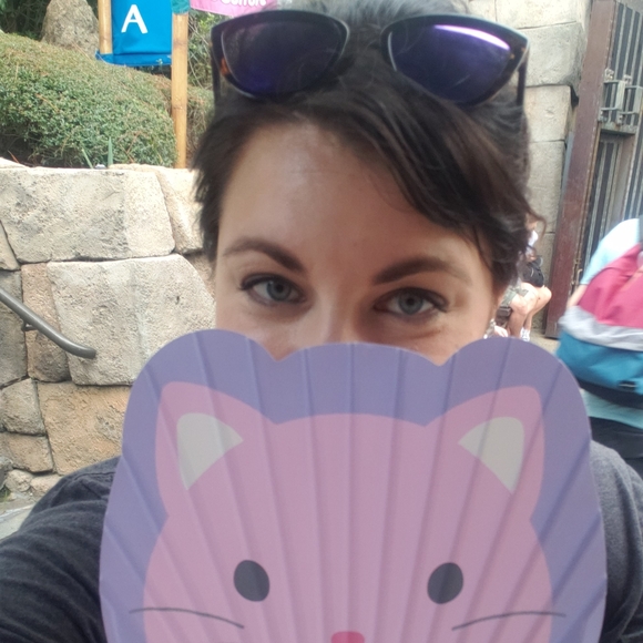 Meet your Posher, Kate! - Picture 2 of 3